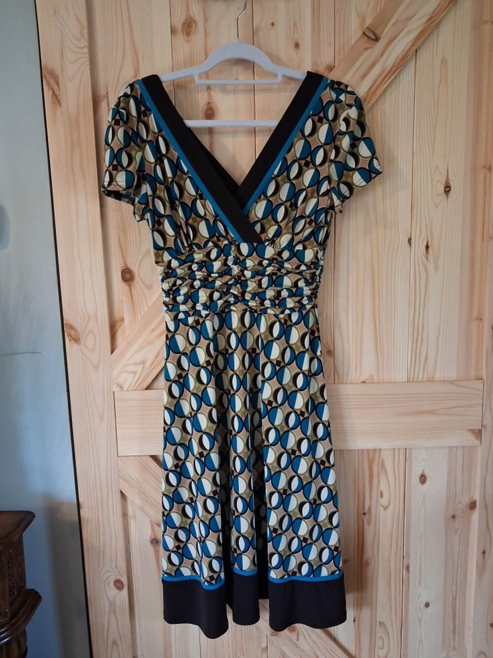 Sandra Darren Geometric Print Dress Womens 8 Blue Green Ruched V Neck